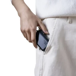 Fusion Built-in USB-C 3-in-1 Power Bank, 5000 mAh, Black (A1636H11)<Anker Hot