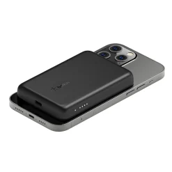 BOOST↑CHARGE Magnetic Wireless Power Bank for iPhone 12/13, 2500mAh, Black (BPD002btBK)<Belkin Outlet