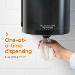 Coastwide Professional ™ Centerpull Paper Towel, 2-Ply, White, 660 Sheets/Roll, 6 Rolls/Carton (CW26115)