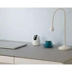 Lorex 2K QHD Indoor Wi-Fi Smart Pan-and-Tilt Security Camera with Person Detection, White (W462AQC-E)