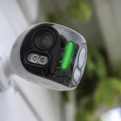 Lorex Wi-Fi 4K Dual-Lens Smart Security Camera with Smart Security Lighting, White (W891UAD-E)