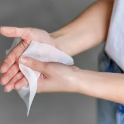 Antibacterial CLUBwipes refill, 1500 Wipe/Roll, 4 Rolls/Carton (MC7098)<Petra Clearance