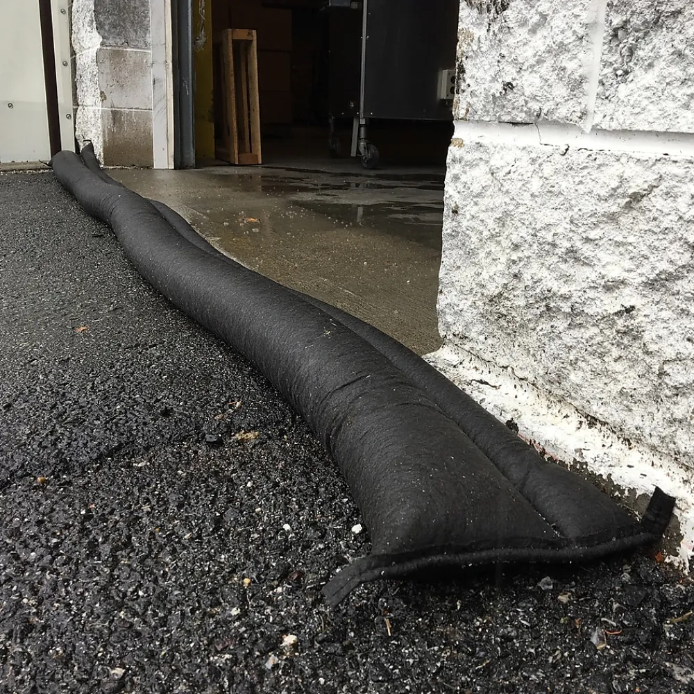 Quick Dam ™ Flood Barriers 3.5" x 17' (204") (QD617-1)