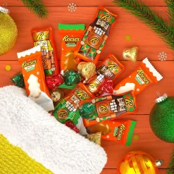 Reese's Assorted Flavored Peanut Butter Shapes Christmas Candy Bag, 35 oz (HEC95345)