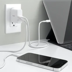 USB-A Wall Charger, 24W, White (ST62318)<Staples TECH Online