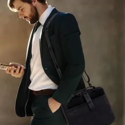 Carrying Laptop Case, Black, Vinyl (TP-BK-CC11)<TechProtectus Outlet