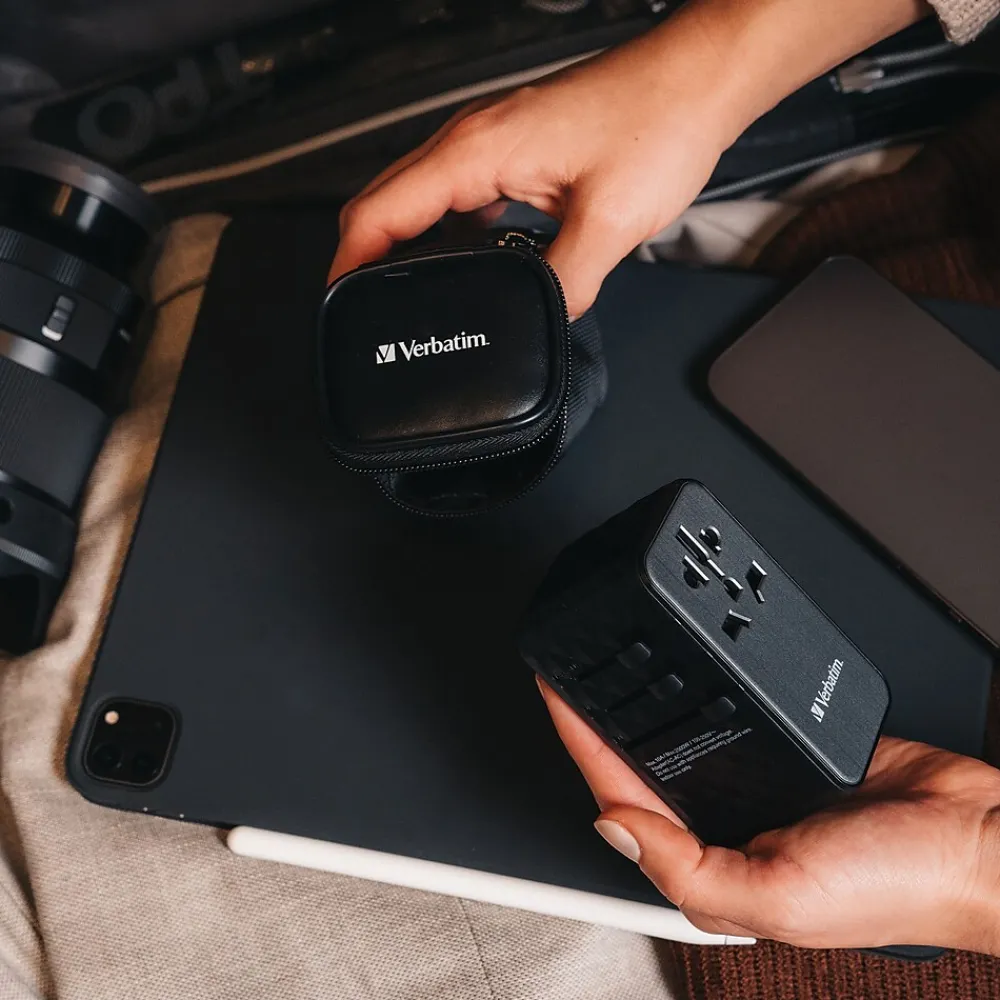 UTA-10 GaN III Universal Travel Adapter 140W – USB-C, USB-A<Verbatim Hot